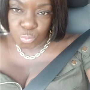 Meet your Posher, Sherina